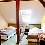 Aparthotel Miodosytnia 4*