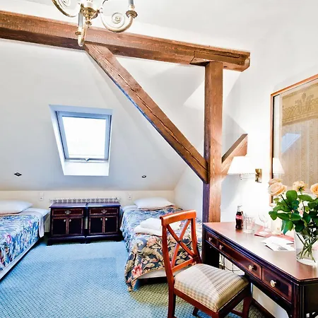 Miodosytnia Aparthotel 3*