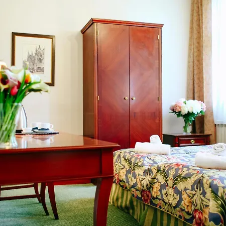 Hotel apartamentowy Miodosytnia 4*