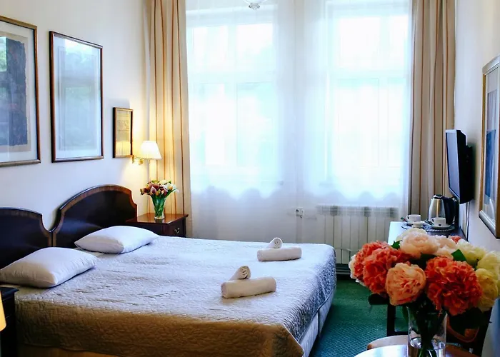Aparthotel Miodosytnia 4*