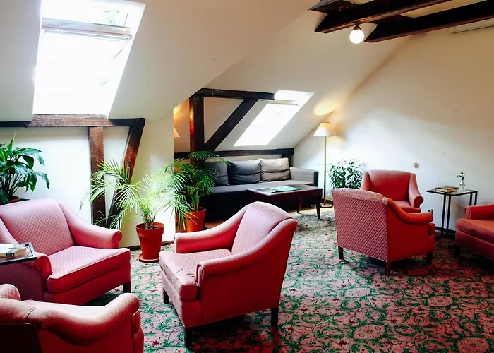 Aparthotel Miodosytnia 4*