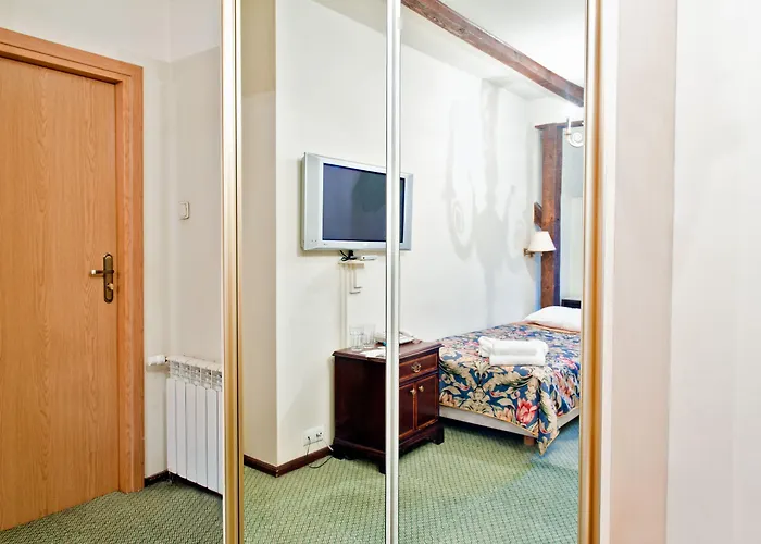 Miodosytnia Aparthotel 4*