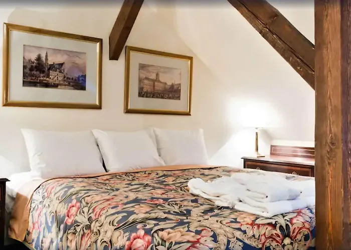 Miodosytnia Aparthotel 4*