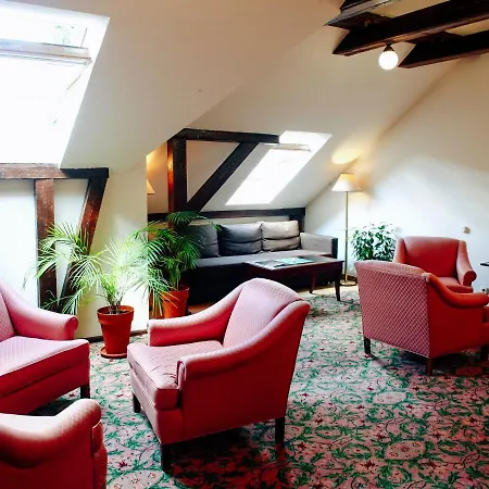 Appart hôtel Miodosytnia 4*